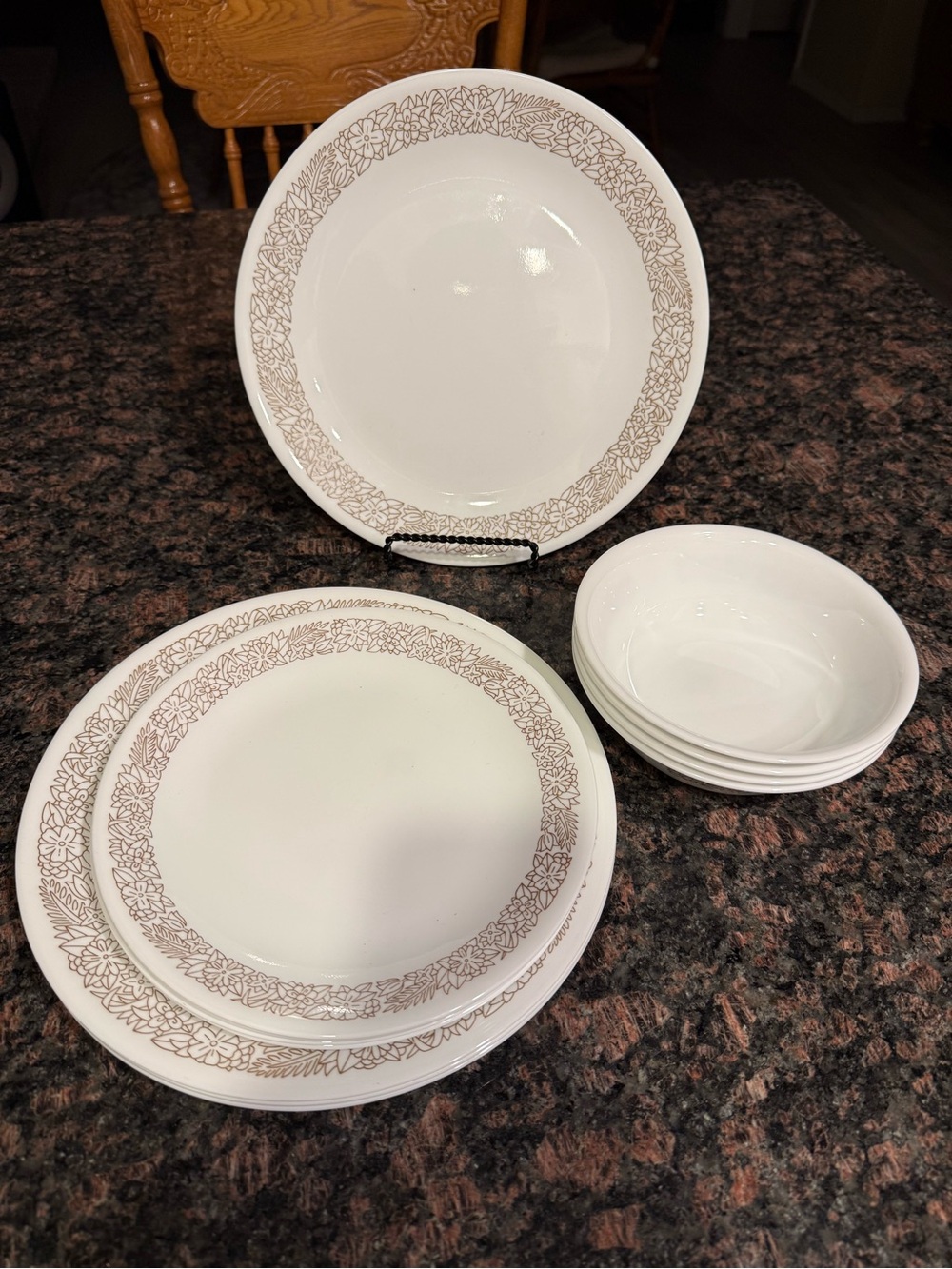 Corelle vintage woodland brown 4 place setting 4 bowls, 4 dinner plates, 4 salad